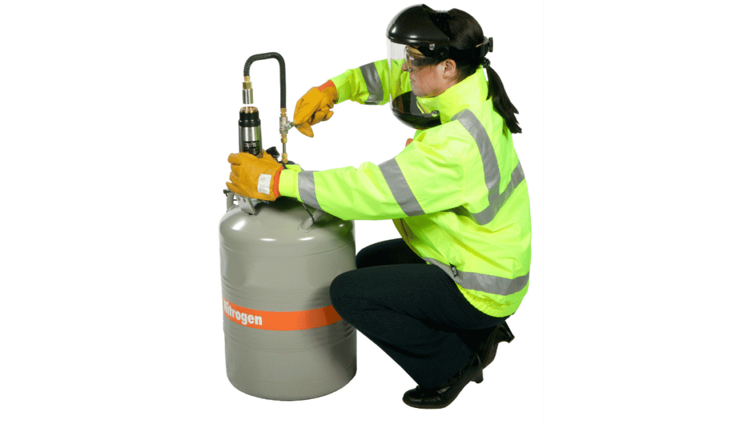 Safe withdrawal of liquid nitrogen using an LWD